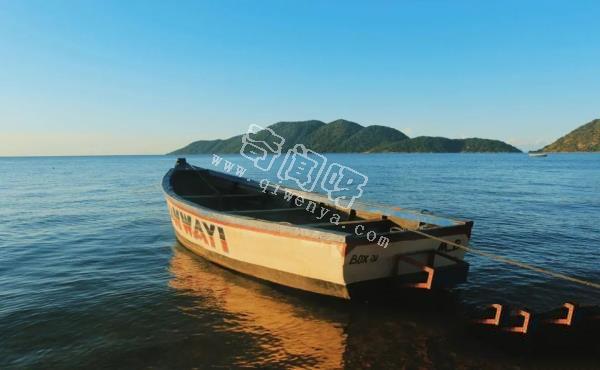 皮内尔湖事件：390亩地被55米漩涡卷入地下