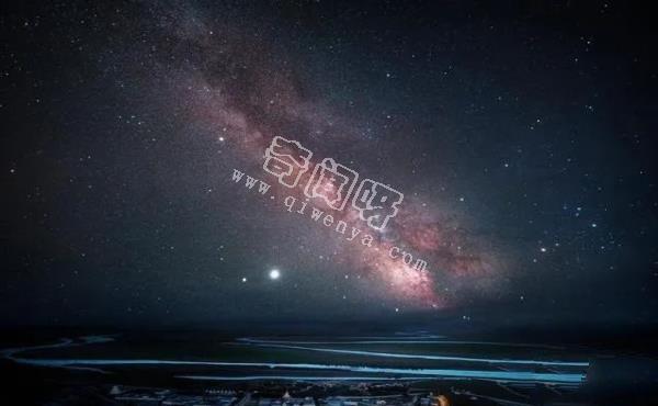 夏季恒星大三角，一颗能装下835万个太阳，一颗自转比太阳快143倍
