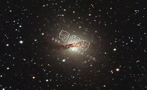 银河系中最大的球状星团-半人马座欧米伽星团