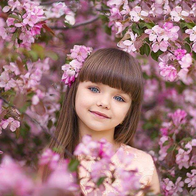 世界最美丽小孩,6岁精灵系小女模一双蓝眼睛征服全世界