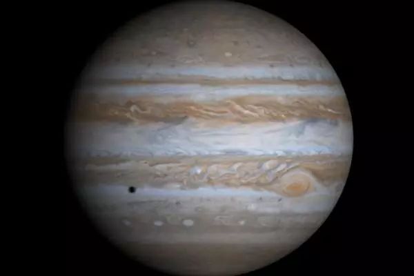 天文奇景6月10日上演木星冲日，一副双筒望远镜可看到伽利略卫星