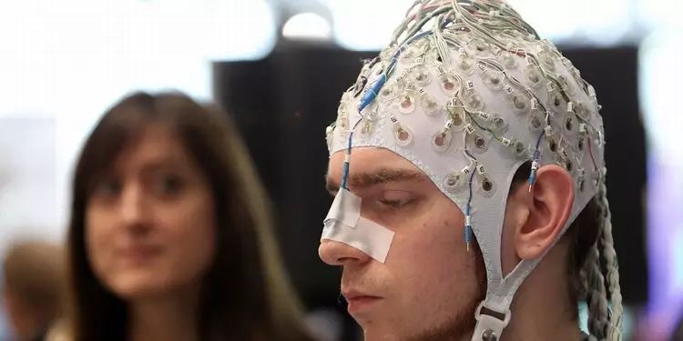 科学家制造出能用心智控制在身体内释放药物的纳米机器人