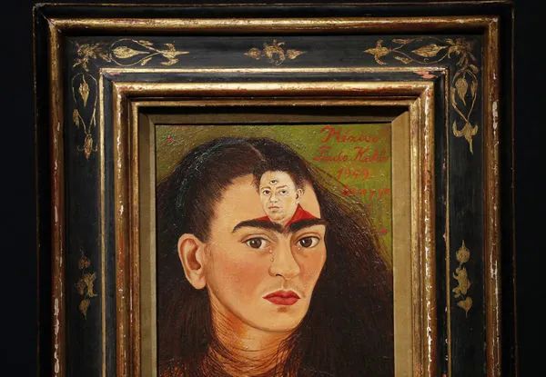 拉美艺术之最！传奇女画家芙烈达卡萝自画像拍卖2.2亿天价成交
