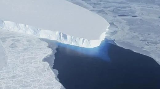 水下机器人传回坏消息，南极末日冰川支撑点遭高温海水夹击