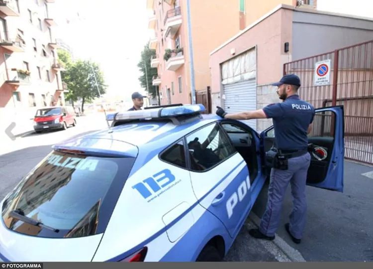 20岁的英国女模特在意大利被暗.网绑架和拍卖