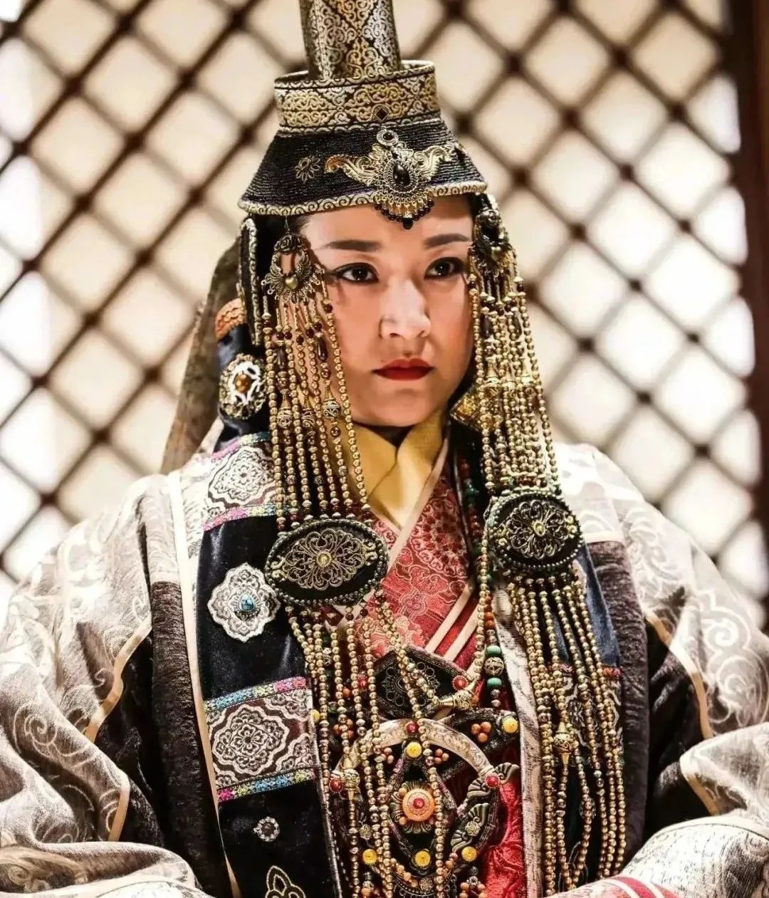 至西亚一带)君主阿鲁浑最心爱的妻子忽勒塔黑哈敦(卜鲁罕氏)过世时