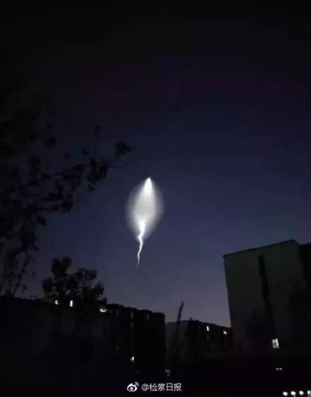 北京多地上空出现怪异光速不明飞行物，专家分析告诉你答案！