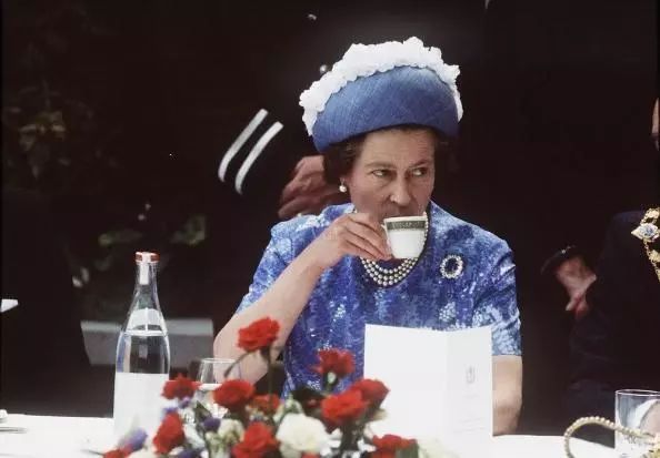 英国女王都吃什么？8个女王饮食习惯让她91岁还是永保健康美丽！