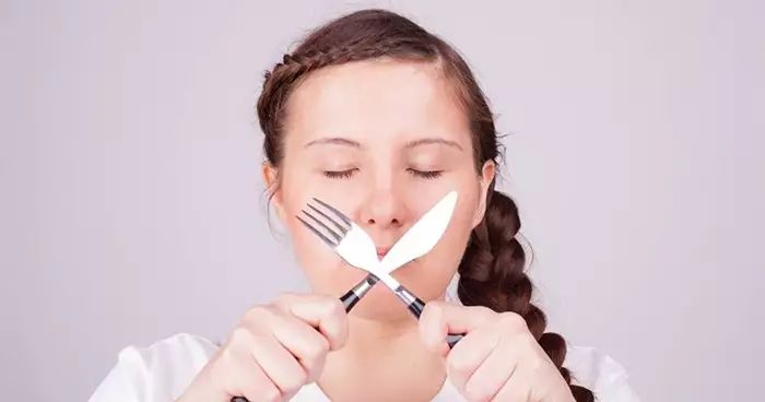 科学家检查不吃不喝的食气者，发现惊人结果！
