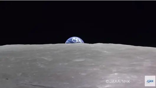 罕见画面：在月球背面看地球缓缓升起