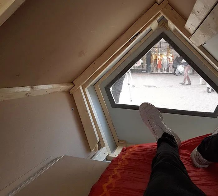不怕寒冬夜，专家设计街友睡眠舱，内部气温调节能用Wi-Fi