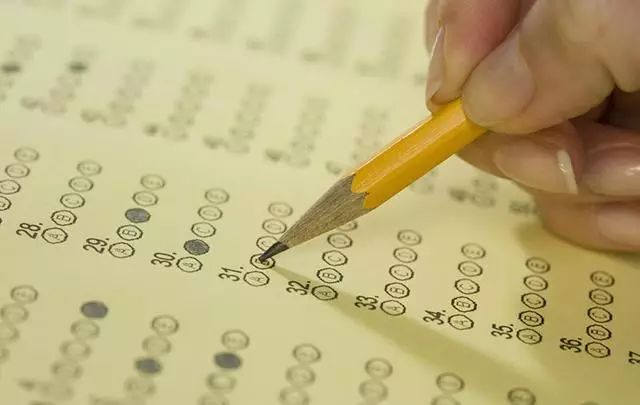 12岁小女孩的智商测验击败爱因斯坦和史蒂芬霍金!