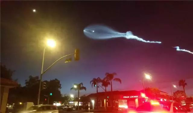 北京多地上空出现怪异光速不明飞行物，专家分析告诉你答案！