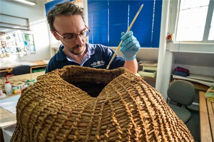 以色列沙漠惊现新死海古卷，约两千年历史