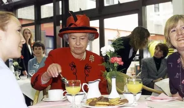 英国女王都吃什么？8个女王饮食习惯让她91岁还是永保健康美丽！