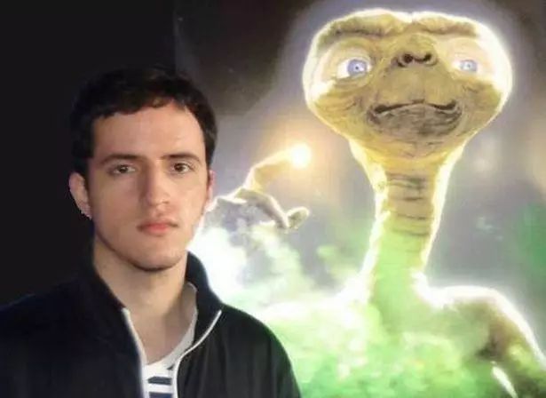 失踪男孩房间发现大量外星人密码，许多人猜测他已被外星人绑架！