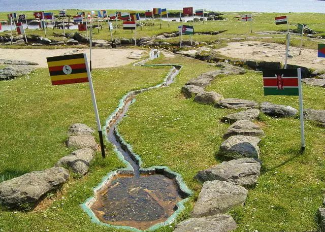 农夫花25年建造他自己5000平方米的迷你世界！