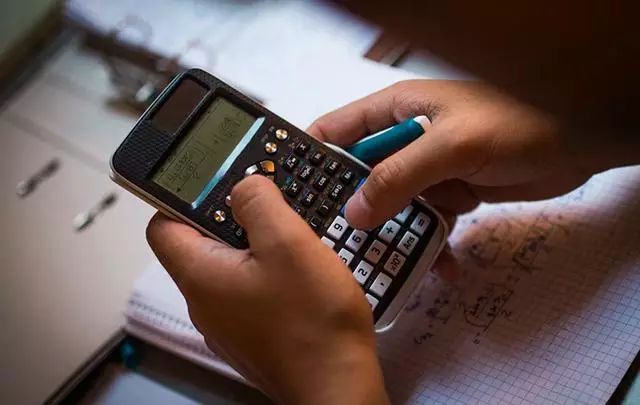 12岁小女孩的智商测验击败爱因斯坦和史蒂芬霍金!