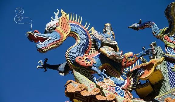 蜥蜴人勒斯塔的访谈：她揭露地心有爬虫族！