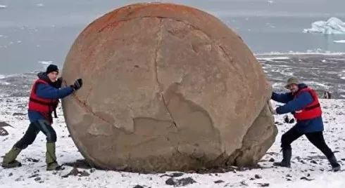 地球上这些巨大石球莫非是巨人的玩具？