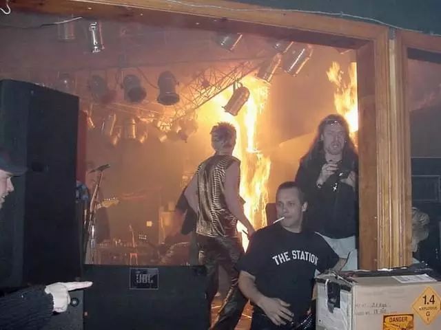 15张死前一瞬间珍贵历史照片 死神就在你背后!