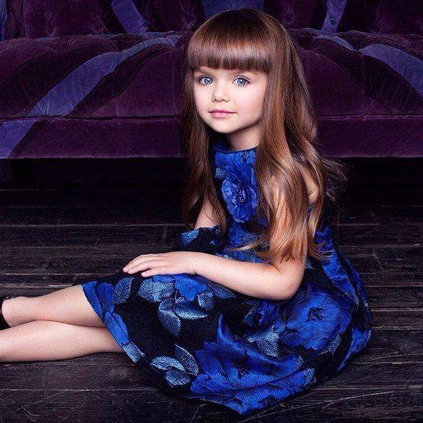 世界最美丽小孩,6岁精灵系小女模一双蓝眼睛征服全世界