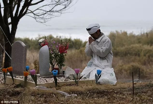 311福岛核灾6年后父母冒着辐射找寻失踪孩子 看到她挥手就觉得心痛