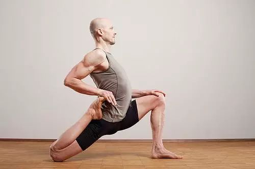 瑜珈大师解释人T里灵魂的肌肉是造成生理疼痛的主因！