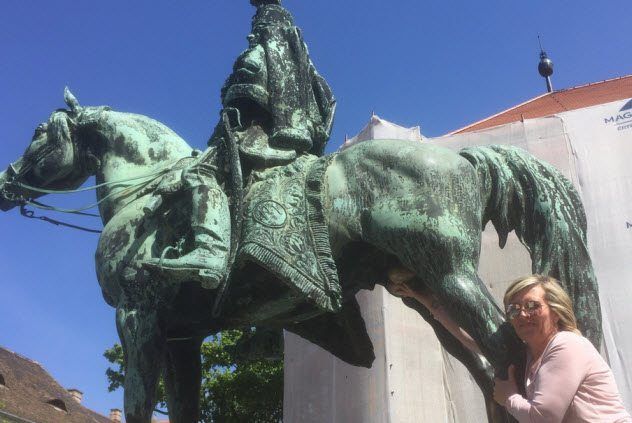 10座全球敏感部位被游人用手摸到发亮的铜像！大禹老婆很漂亮！