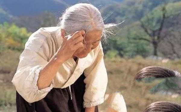 梦回彼岸，解读梦见死去的奶奶要我陪她的深层含义