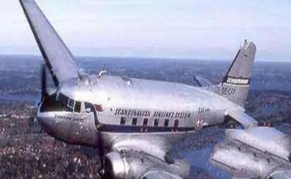 奇闻！1990飞机穿越时空事件：失踪35年后降落在机场跑道，一片死寂