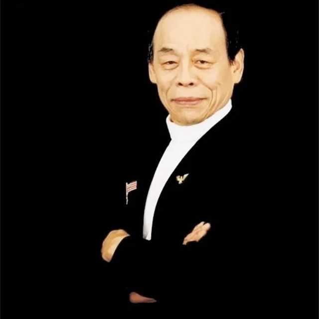 1973年，为李小龙扶灵的6个神秘人：都来自外国，个个身份显赫