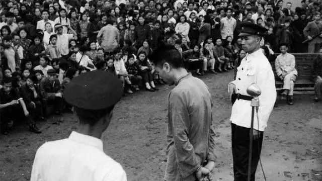 他“掐死”小萝卜头获赏50元，解放后去自首，公安局：既往不咎
