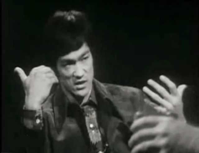1973年，为李小龙扶灵的6个神秘人：都来自外国，个个身份显赫