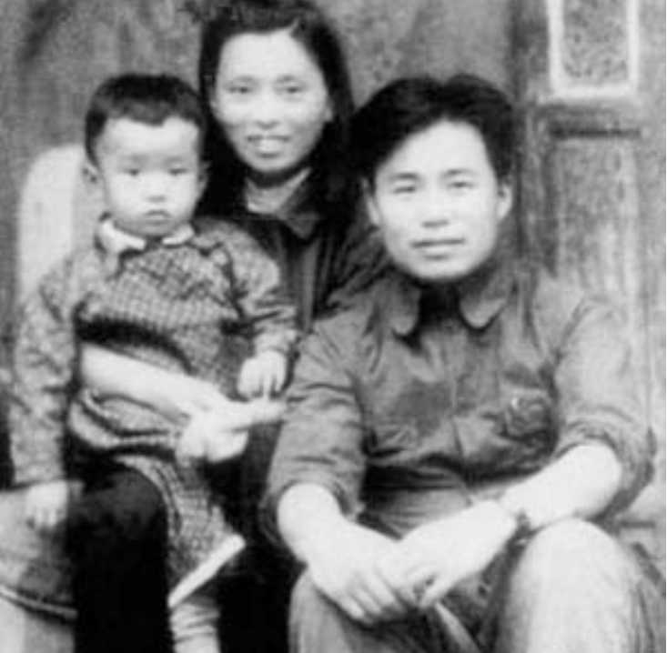 王近山妻子：一封举报信，丈夫从中将降为大校，晚年悔恨不已