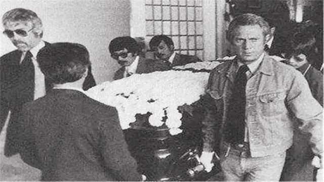 1973年，为李小龙扶灵的6个神秘人：都来自外国，个个身份显赫