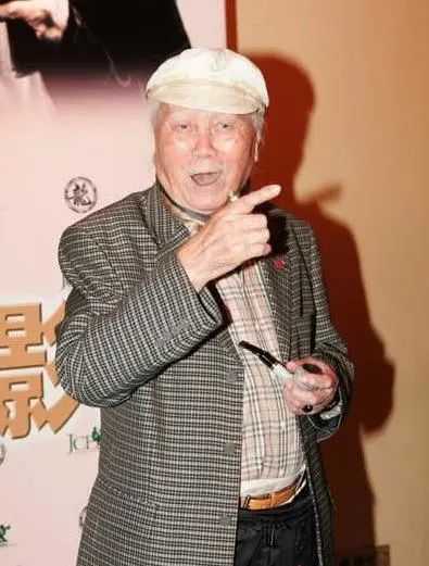 他是顾祝同贴身保镖,也是戴笠手下干将,后生一儿子成国际巨星