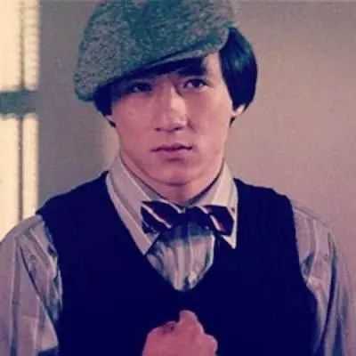 他是顾祝同贴身保镖,也是戴笠手下干将,后生一儿子成国际巨星