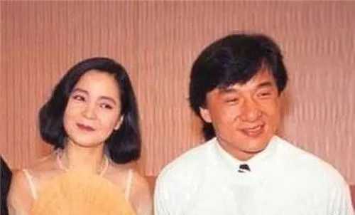 他是顾祝同贴身保镖,也是戴笠手下干将,后生一儿子成国际巨星