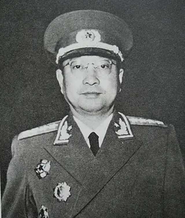 1949年，国军司令李文投诚后，借机逃往台湾找老蒋，最终结局如何