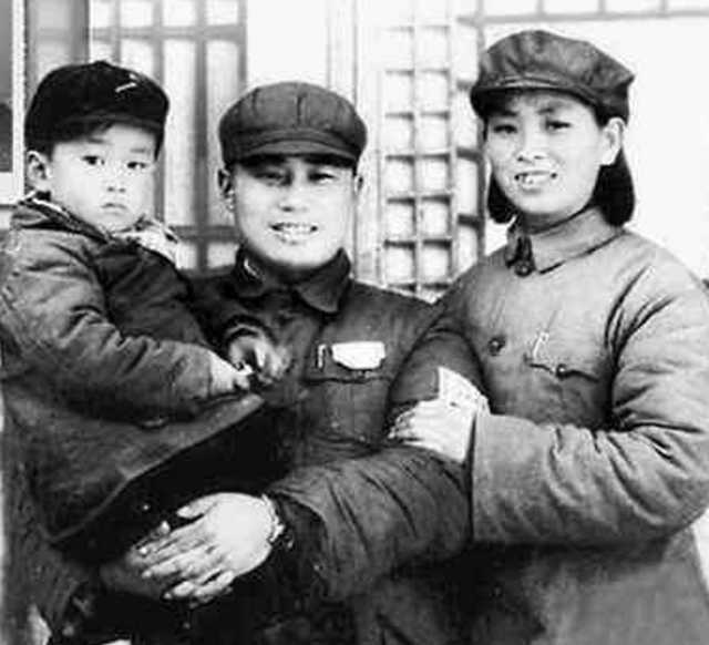 王近山妻子：一封举报信，丈夫从中将降为大校，晚年悔恨不已