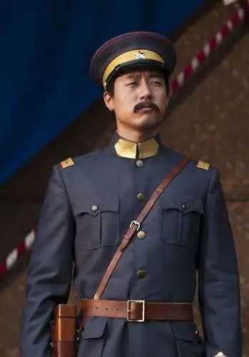 李烈钧纳挚友妻子为妾，生10个娃送其中5个参加抗战，死后享国葬