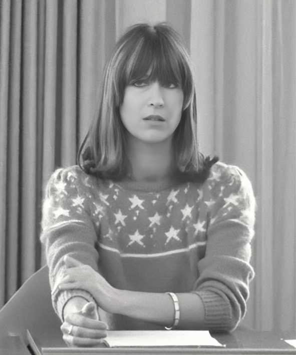 1980年，德国7岁女孩惨遭虐杀，凶手抵赖被女孩母亲当庭连打8枪