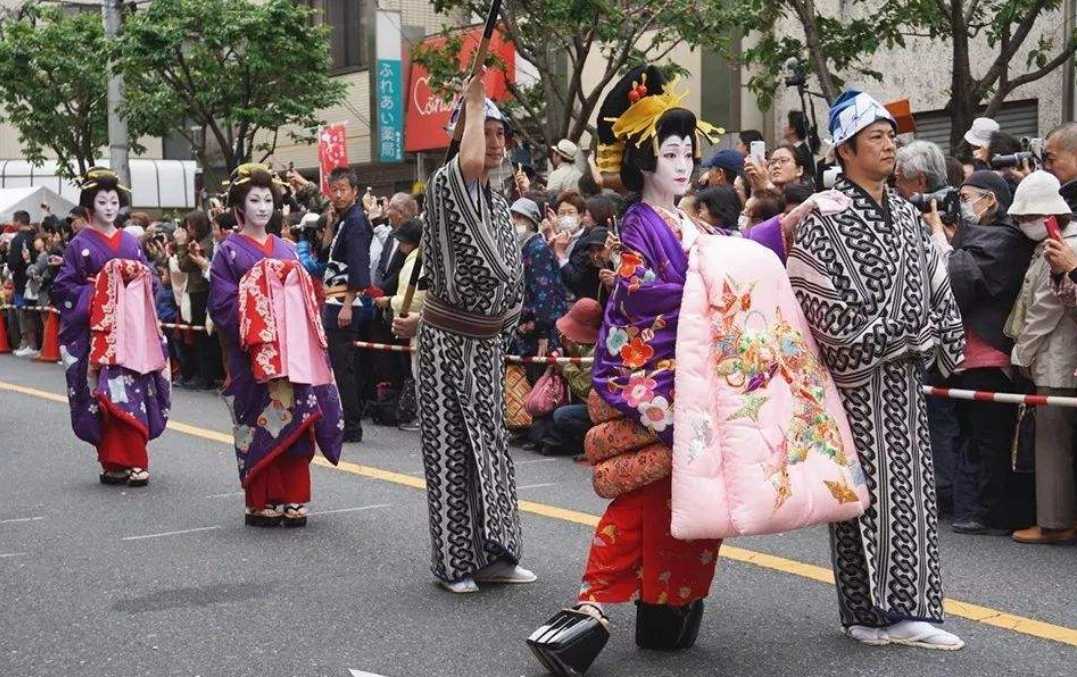 日本花魁地位有多高？想见面先过3关，28岁是法定退休年龄