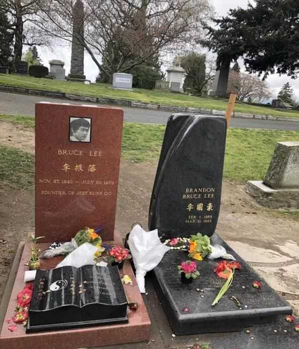 李小龙父子珍贵合影：父子两人英年早逝死因不明，图9实在太遗憾