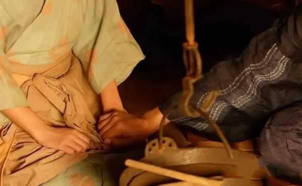 ​日本风俗“夜爬”，生下来的孩子被全村人抚养，流行千年才被废止