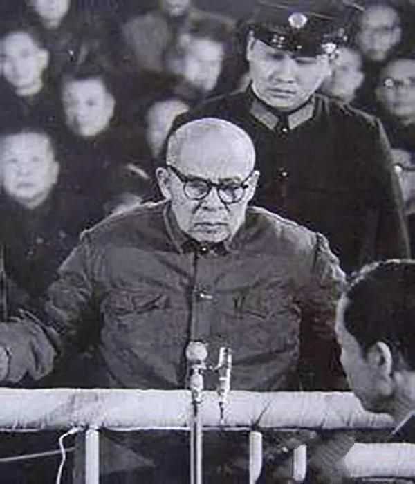 陈伯达出狱后怎么样？一生有三位妻子，去世后却无一人给他送行