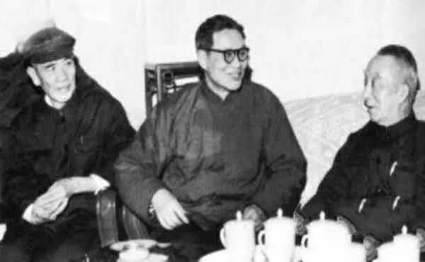 1959年宣布特赦时，这个国军中将竟脱掉衣服，一路狂奔