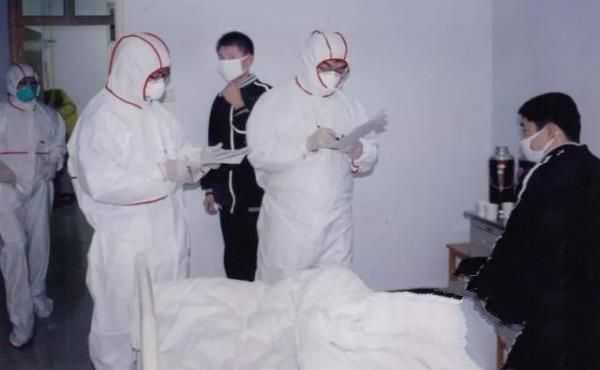 还原2003年非典疾病！发源于广东，扩散至全国，三个月蔓延全球