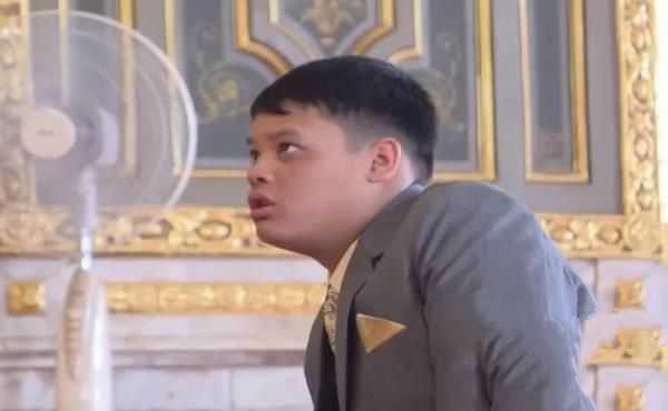 16岁提帮功即将选妃，拒绝迎娶育坤家族千金，跟泰王一样爱平民